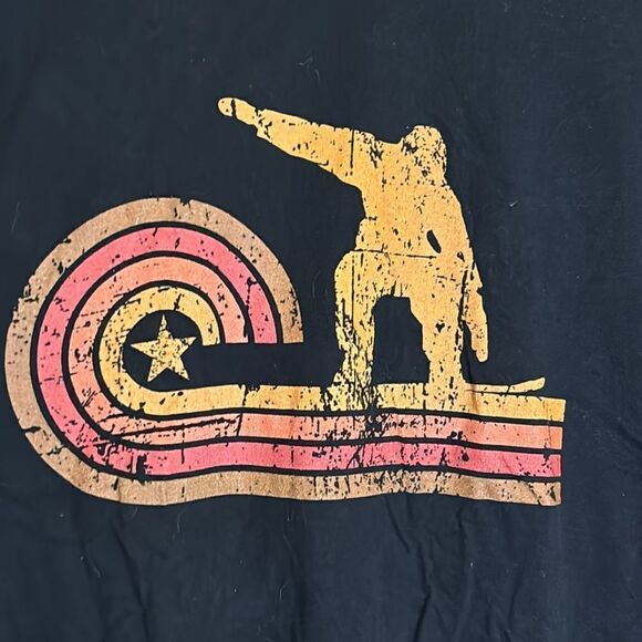 Gildan Kid’s Retro Black and Orange Snowboarding Silhouette Tshirt Size S - Picture 2 of 4